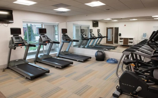 Holiday Inn Express & Suites Dayton Southwest by IHG