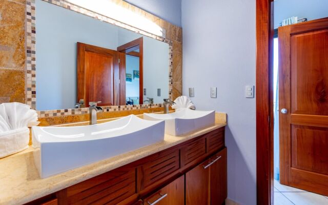 1BD Unit With Pool, AC and Great Ocean View