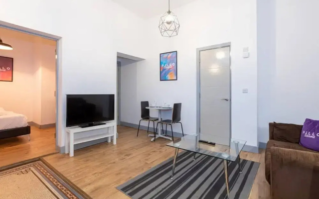 Unique 1 Bedroom Apartment by Pillo Rooms