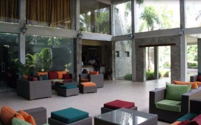 Monty Hotel