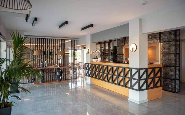 Mythic Summer Hotel