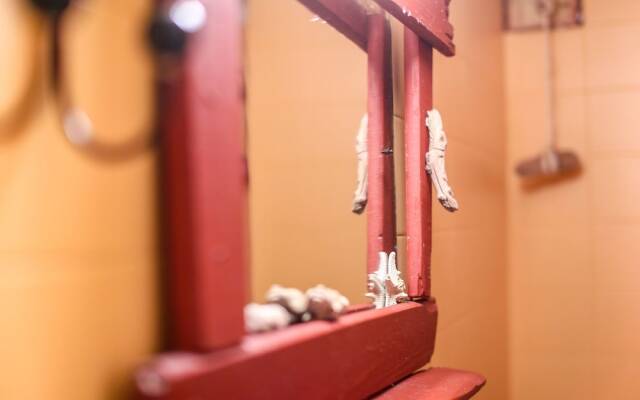 Cozy Apartment in Athens near Aghios Ioannis Subway Station