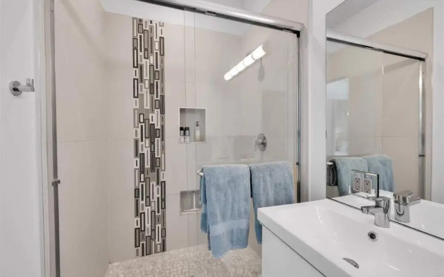 Modern Paradise at Sonora