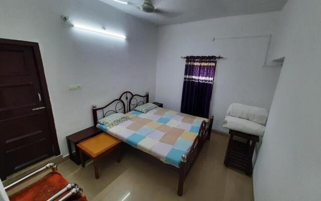 Room-janardan Homestay Lucknow