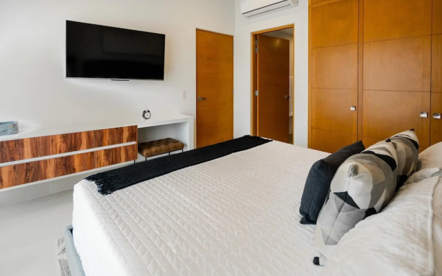 Tramonti Tari B101 in Los Cerritos