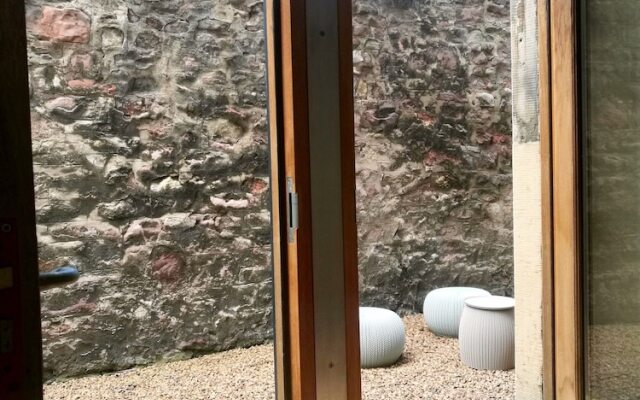 1 Bedroom Mezzanine Flat