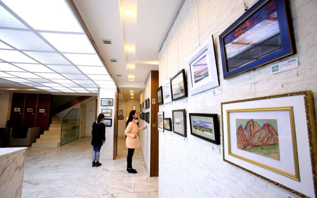 UBINN hotel & gallery