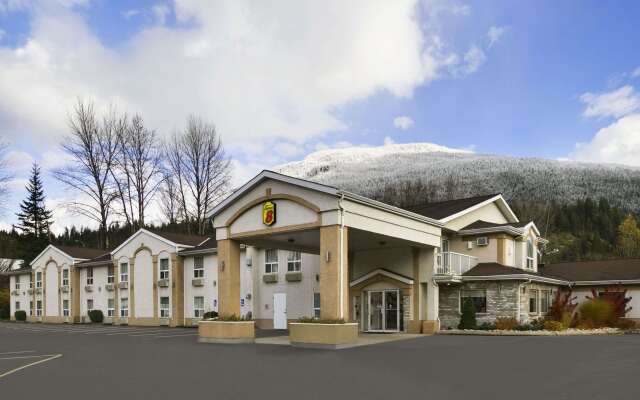 Super 8 by Wyndham Revelstoke BC