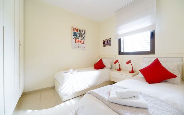 Sea View 5th floor 1 min walk to beach