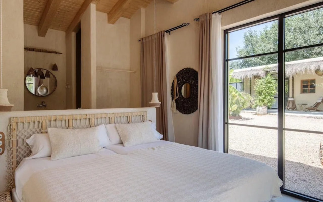 Lavish Villa With Private Pool