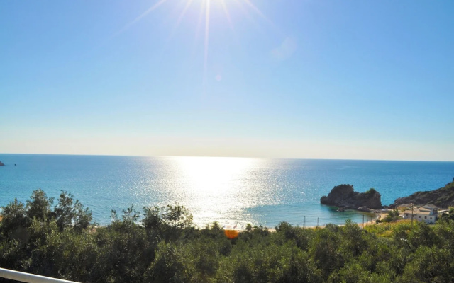Studio Apartment Above Pelekas Beach no 1