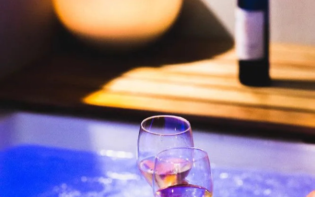 Marquise Suites - Adults Only