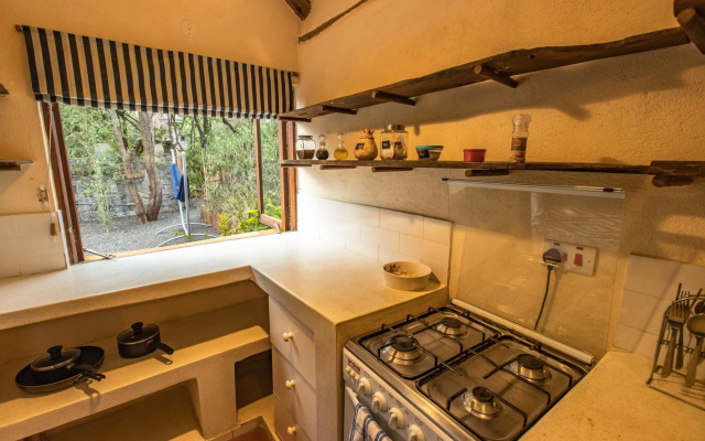 Ol Losowan House, Karen