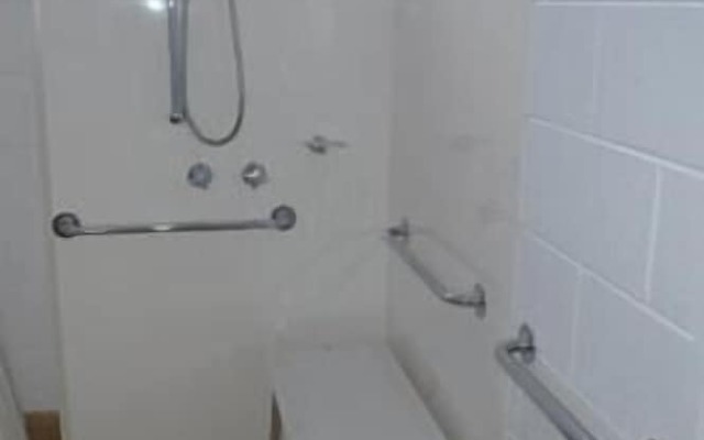 Penguin Seaside Motel