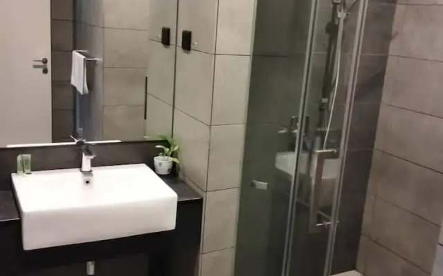 Grand Lumia Suite At Opus Residence