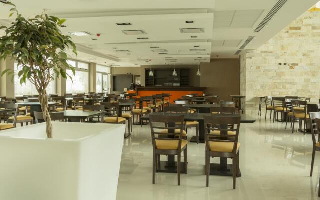 Howard Johnson by Wyndham Neuquen