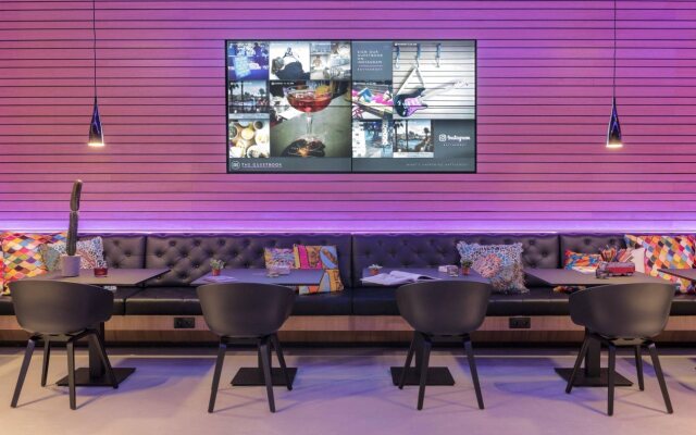 MOXY London Heathrow Airport