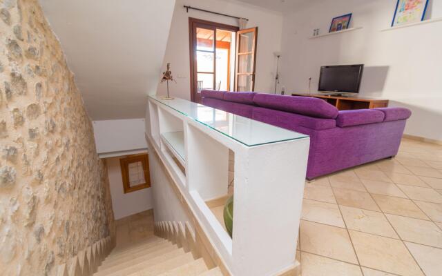 CA NA NYOLA - Apartment with terrace in Montuïri. Free WiFi