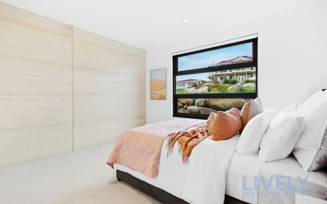 Bayview Luxe Entertainer Pool World Class View