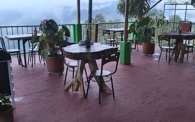 Hostal Girasoles
