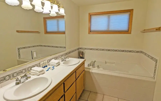 Mcnary 20 5 Bedroom Home