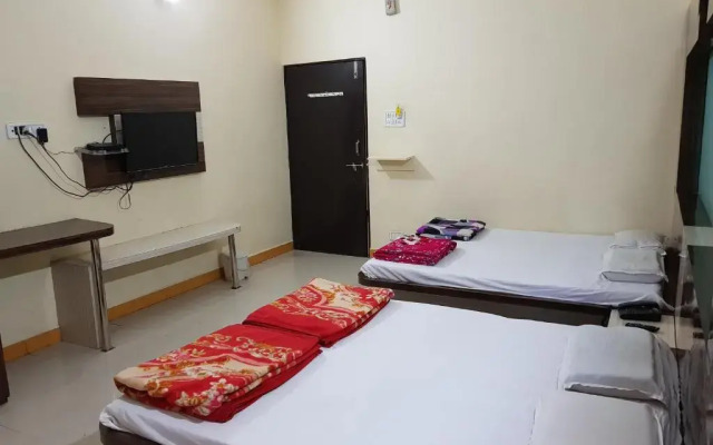 Shri Radhe Krishna Hotel