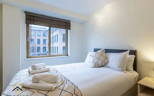 2 Bedroom Apartment in Superb Location