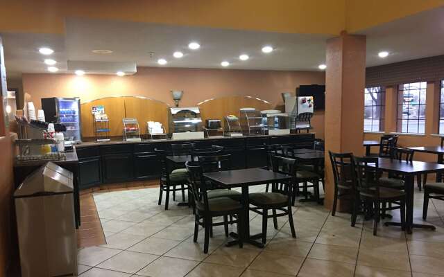 Ramada by Wyndham Santa Fe