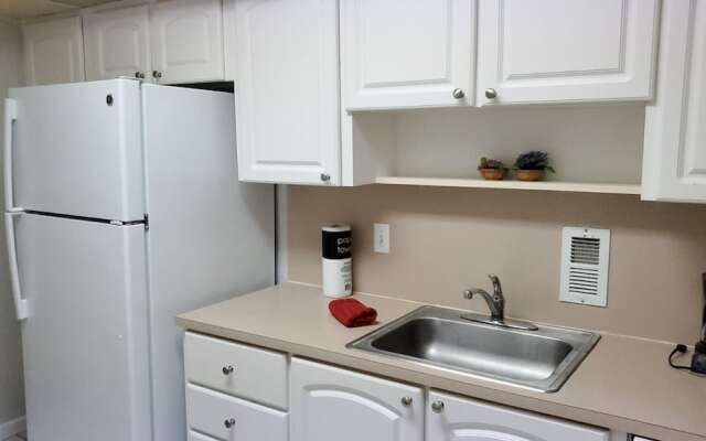3801 Hollywood - 2Z - 1 Br Apts