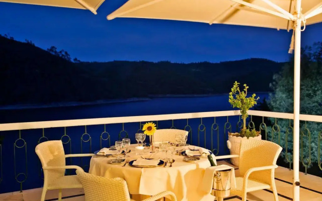 Lago Azul Eco Hotel