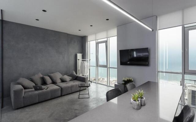 Sea and Sky Apartment