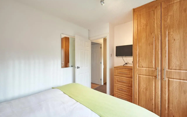 Furzton Serviced House - Shortstay Mk