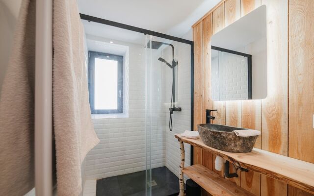 La Petite Maison Basse Corréo