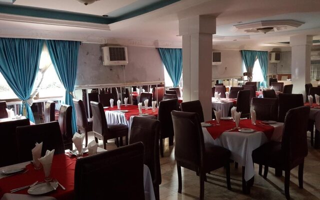 Tauba Hotel