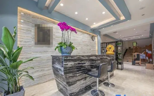 Pinjia Business Hotel