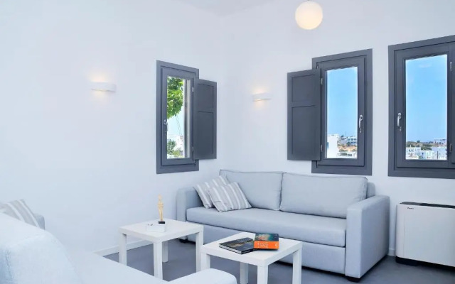 Ionathan Koufonisia Suites