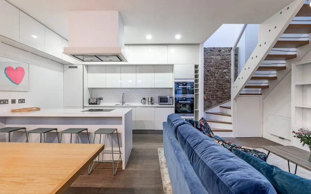 Stanhope Mews Style - 4sms