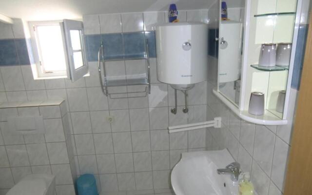 Ferien Haus Evita auf Insel Vir - Wohnung I