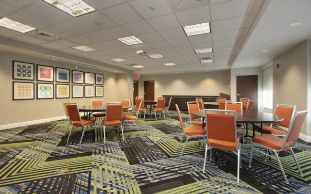 Holiday Inn Express Hotel & Suites Orlando - Apopka, an IHG Hotel