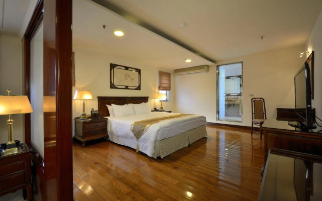 King's Paradise Hotel