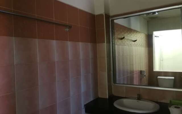 Lopburi Garden Resort