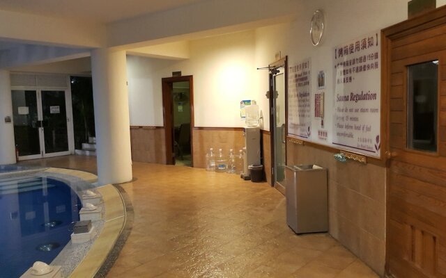 Yifeng Business Motel