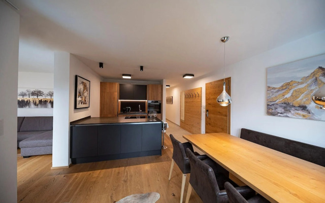 Lakeside-Luxury Apartments