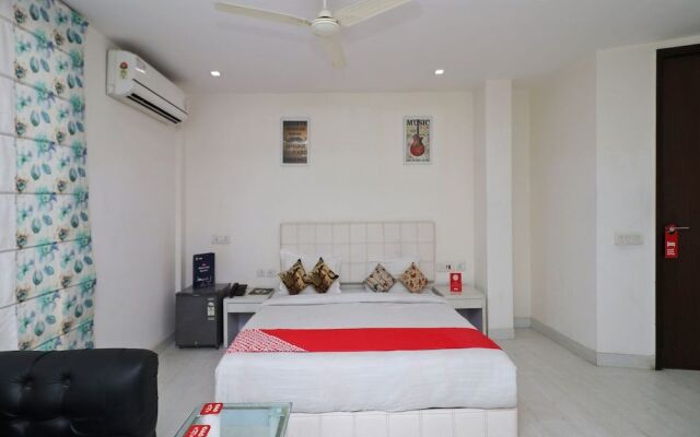 OYO 12346 Siris Inn