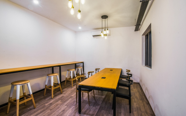 OYO Rooms Near Galleria Market