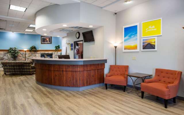 Days Inn by Wyndham Marquette