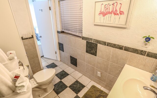 464 Washington Court - M