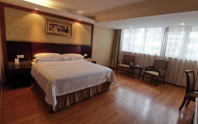 Vienna International Hotel（Guangxi Guilin Yangsuo West Street and Ten-mile Gallery）