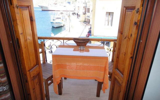 Captain's Suites