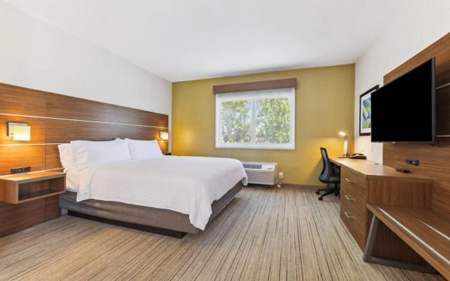 Holiday Inn Express & Suites Mountain View Silicon Valley by IHG